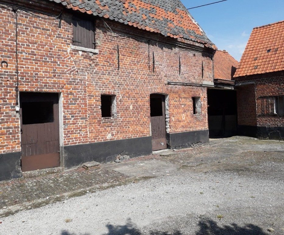 Gevelrenovatie met isolatie — Anzegem — voor de werken